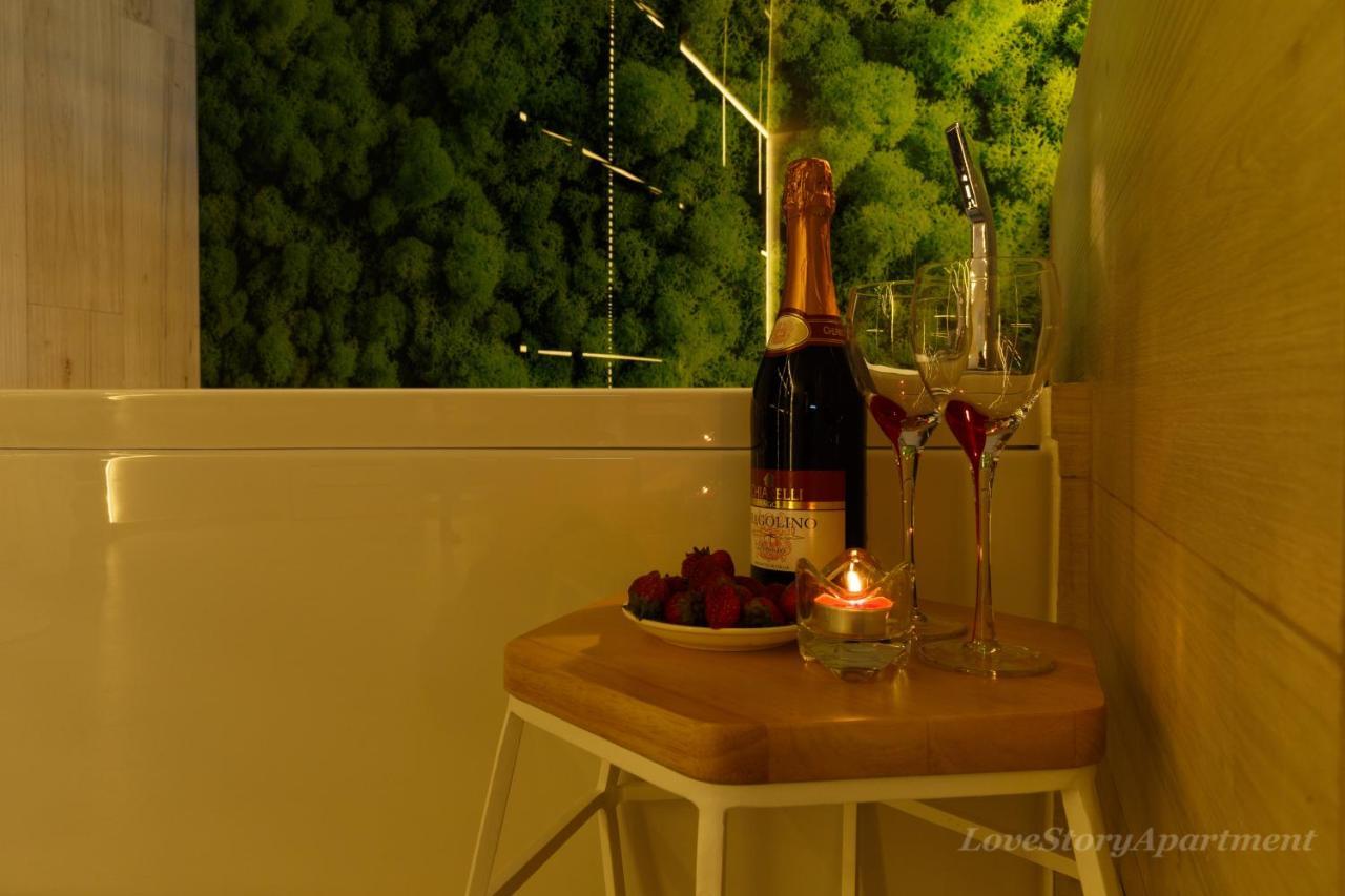 Luxury Apartments «Love Story» Ivano-Frankivsk Ngoại thất bức ảnh